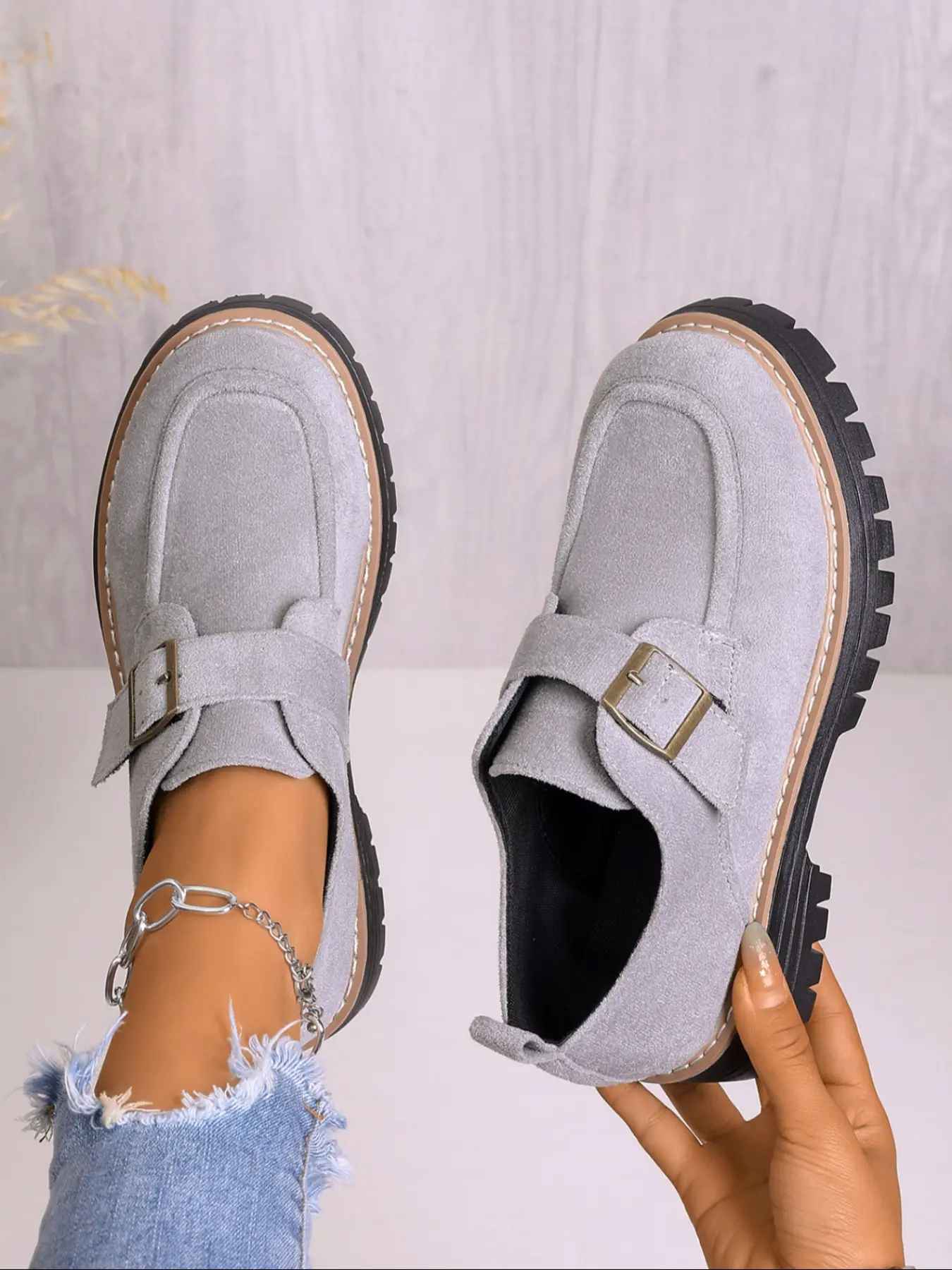 Fashionable British Style Faux Fur Low-Top Shoes, Casual Fashion Shoes, Adjustable Buckle Design, Thick Sole Anti-Slip, Fall & Winter Warm Comfort