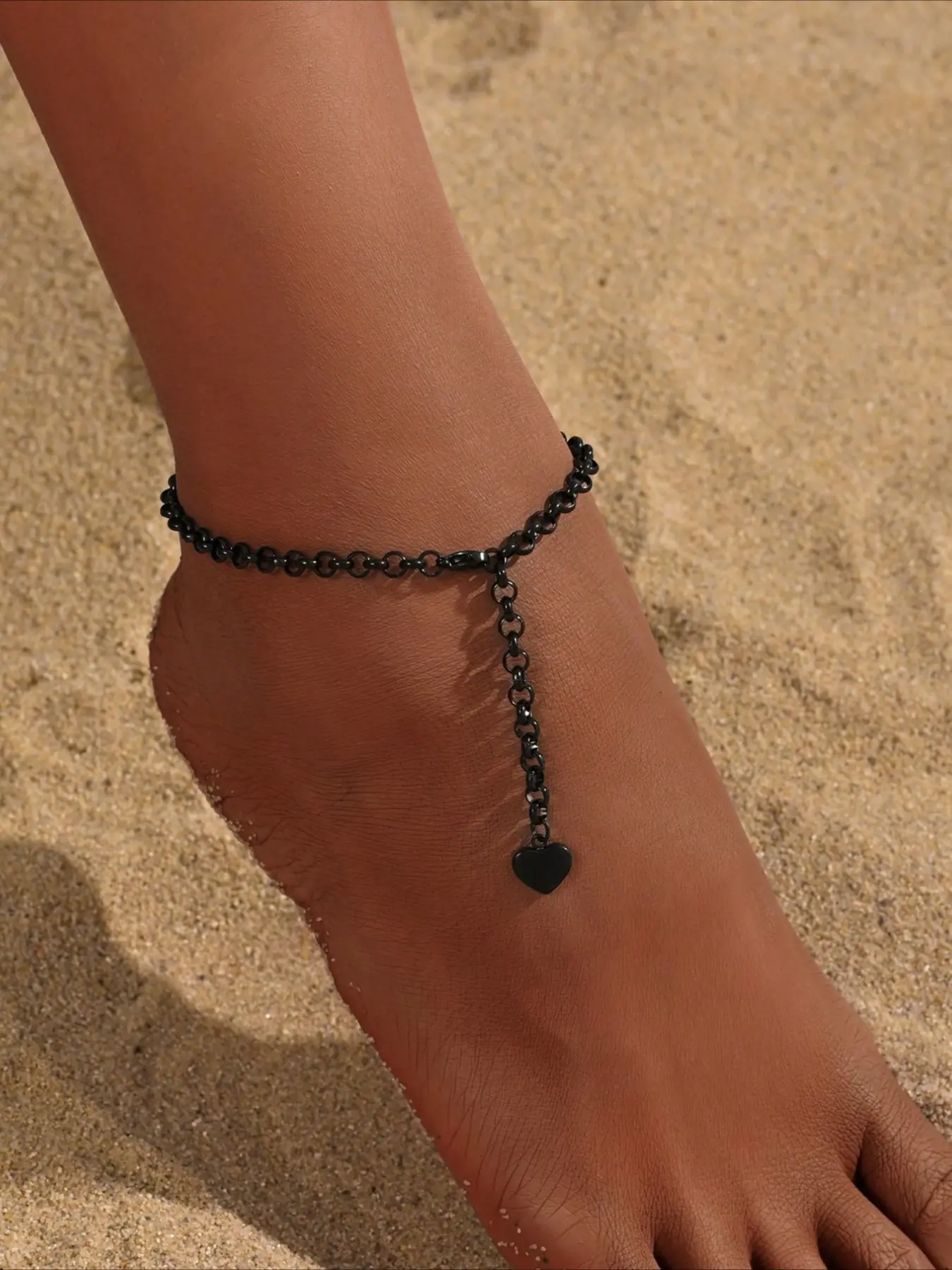 1 Piece of Summer Casual Black Stainless Steel Heart-shaped Pendant Ankle Chain, Women's Beach Sandals, Foot Decoration, Foot Jewelry, Jewellery, Valentine's Day, Mother's Day Gift, Anklet