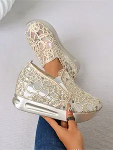 Women's Embroidered Mesh Wedge-Heel Rocker Shoes Breathable Casual Platform Slip-on Loafers with Retro Floral Embroidery / Comfortable Height Increase / Soft Sole Walking Shoes