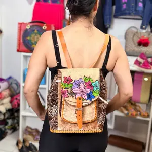 Mochila cuero - leather backpack  - Hermosa mochila hecha  - Artisanal Handcrafted Mexican backpack - mochila  artesanal hecha en México -