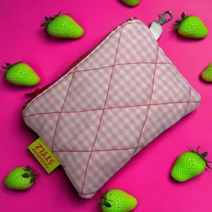 BERRY SWEET- Quilted Card Wallet