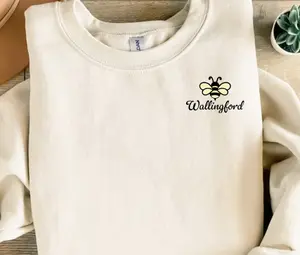 Town & State Bee Unisex Sweatshirt Personalized Design Long Sleeve Crew Neck Soft Fabric Casual Pullover for Summer Perfect Gift Hometown Lovers Wallingford - Hoodie, Crewneck