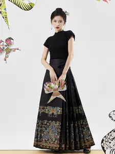 Women's Traditional Chinese Hanfu Dress - Cuiyu Mamian Skirt with Faux Embroidery & Gold-Weaving Craftsmanship, Exquisite Chinese-style Design