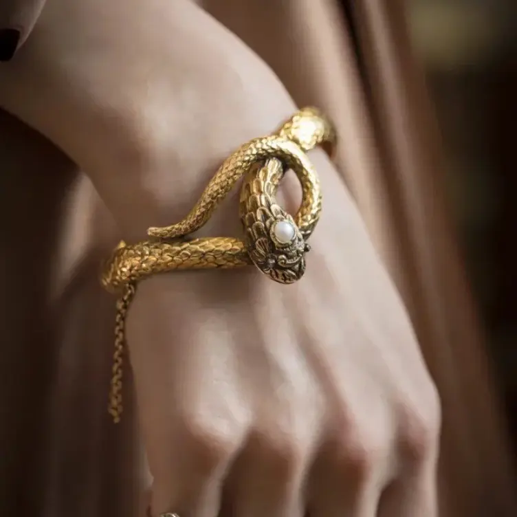 Magic Snake Medieval Egyptian Cleopatra Pet Snake Bracelet, Vintage High-Value Elegant Bracelet