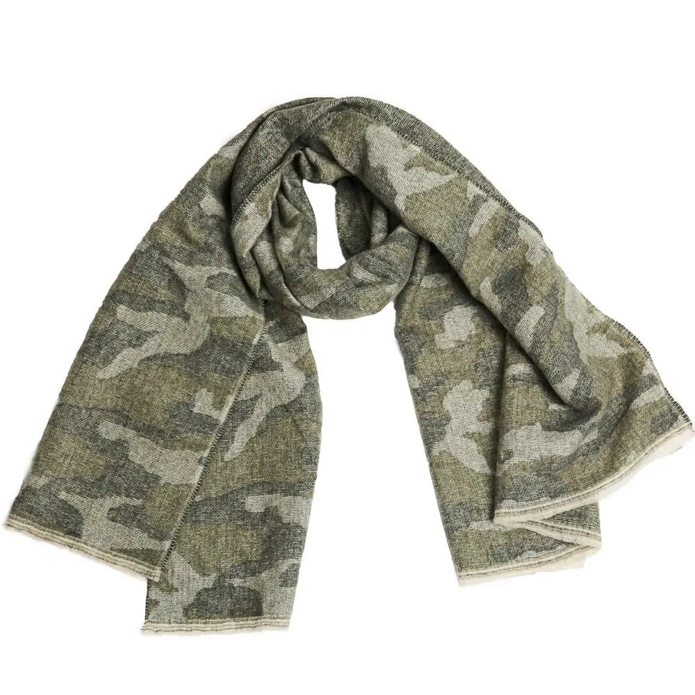 Women's Soft Knit Camouflage Scarf, Cozy Oblong Wrap for All-Season Layering, a Trendy Accessory for Daily Wear, Cozy Wrap, Female, High-Quality Materials