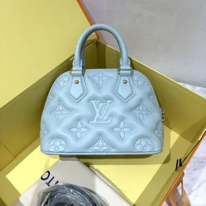 Pre-owned Louis Vuitton Lambskin Shoulder Bags 7.8'' R3919 Shoulder Bag C5433227484 1026 T1 Chloe