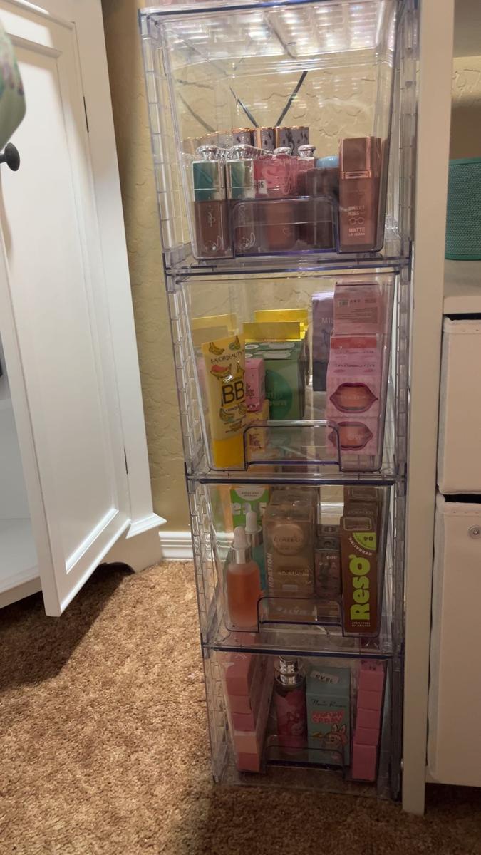 Item: Plus size -12"D x 7.5"W x 7"H, 4