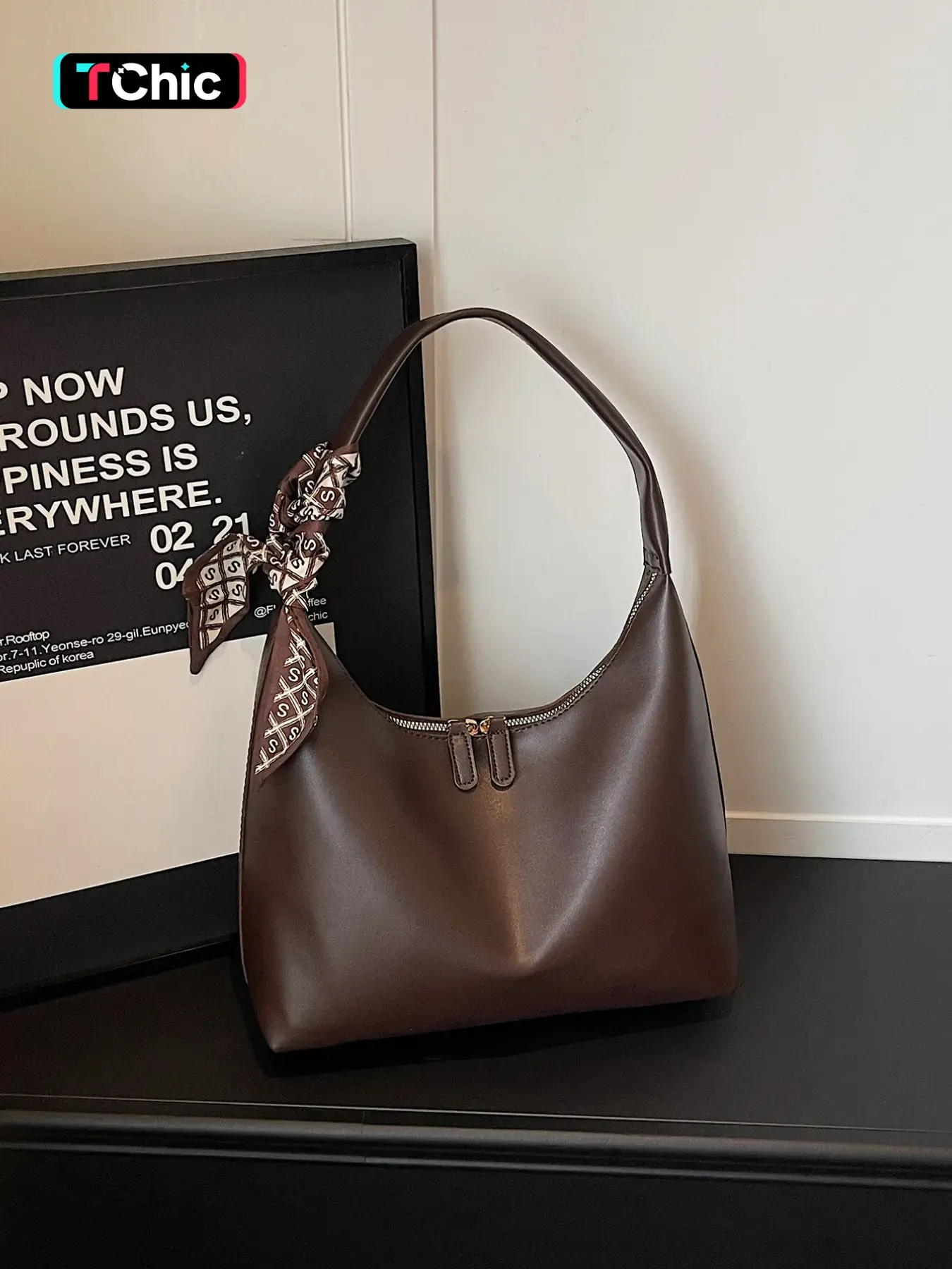 Women's Solid Color Retro PU Minimalist Crescent Shoulder Handbag with Scarf Decoration, Perfect for Shopping, Commuting, Gift Giving, Half Moon Bag, Fashion Crescent Bag, Chic Crossbody Bag, Fashion Bags