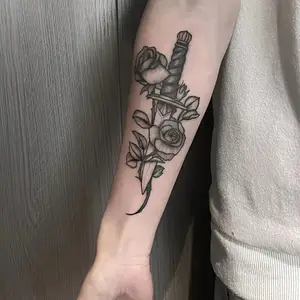 6 large herbal tattoo stickers, including 1 rose element and 5 random styles, lasting 7-15 days, waterproof and wear-resistant, realistic effect, suitable for people who are afraid of pain and don't want tattoos