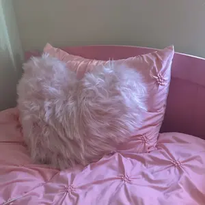 Heart Shaped Faux Fur Pillow Cover, Cozy Corner Cushion Cover, Soft & Skin-friendly Pillow Case for Sofa Bedroom Chair Pillow, Bedroom Decor, Bedroom Accessories