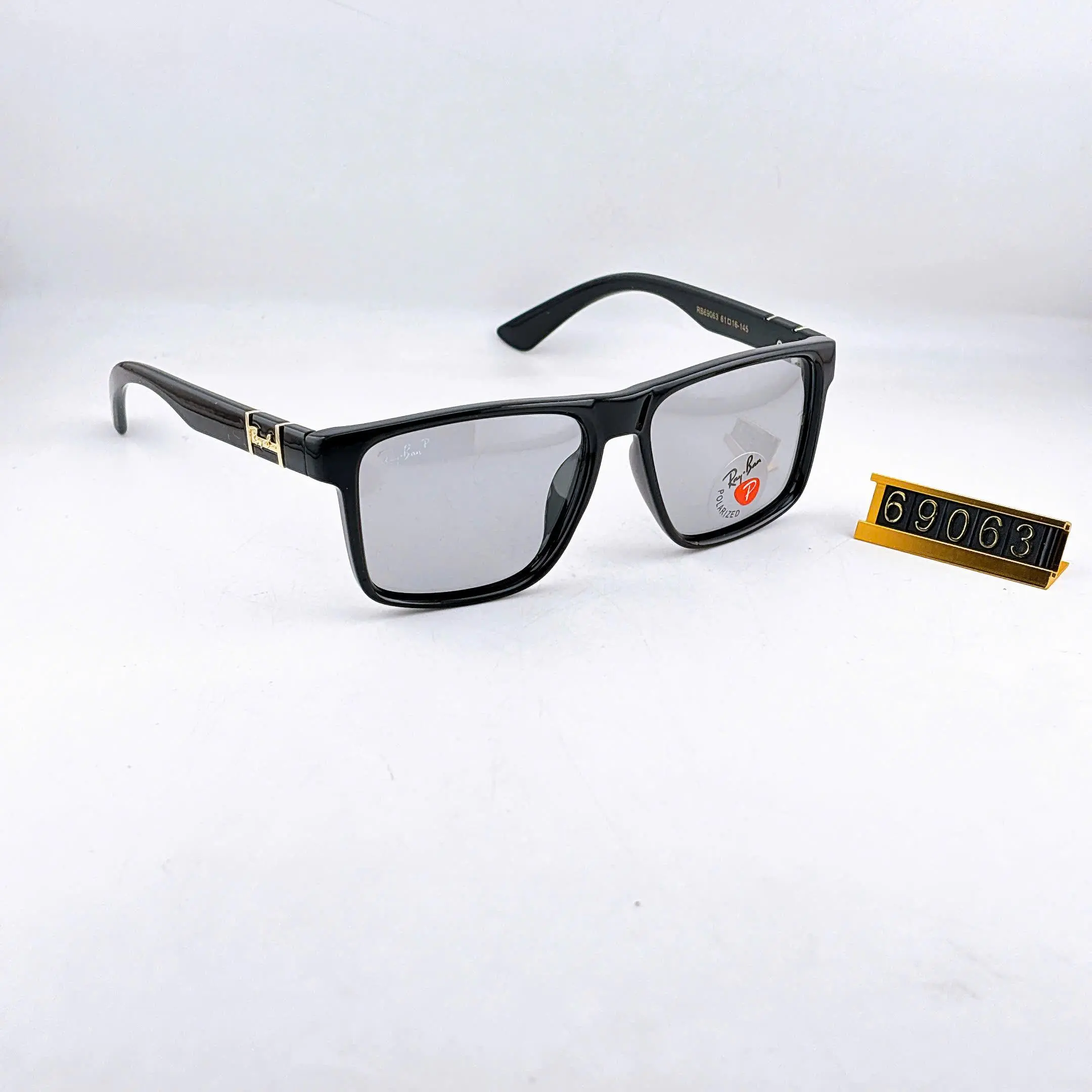 Modern Classic Polarized Sunglasses with Bold Black Square Frame and Gray Lenses, Stylish Unisex Eyewear for Daily Fashion, Travel and Outdoor Adventures