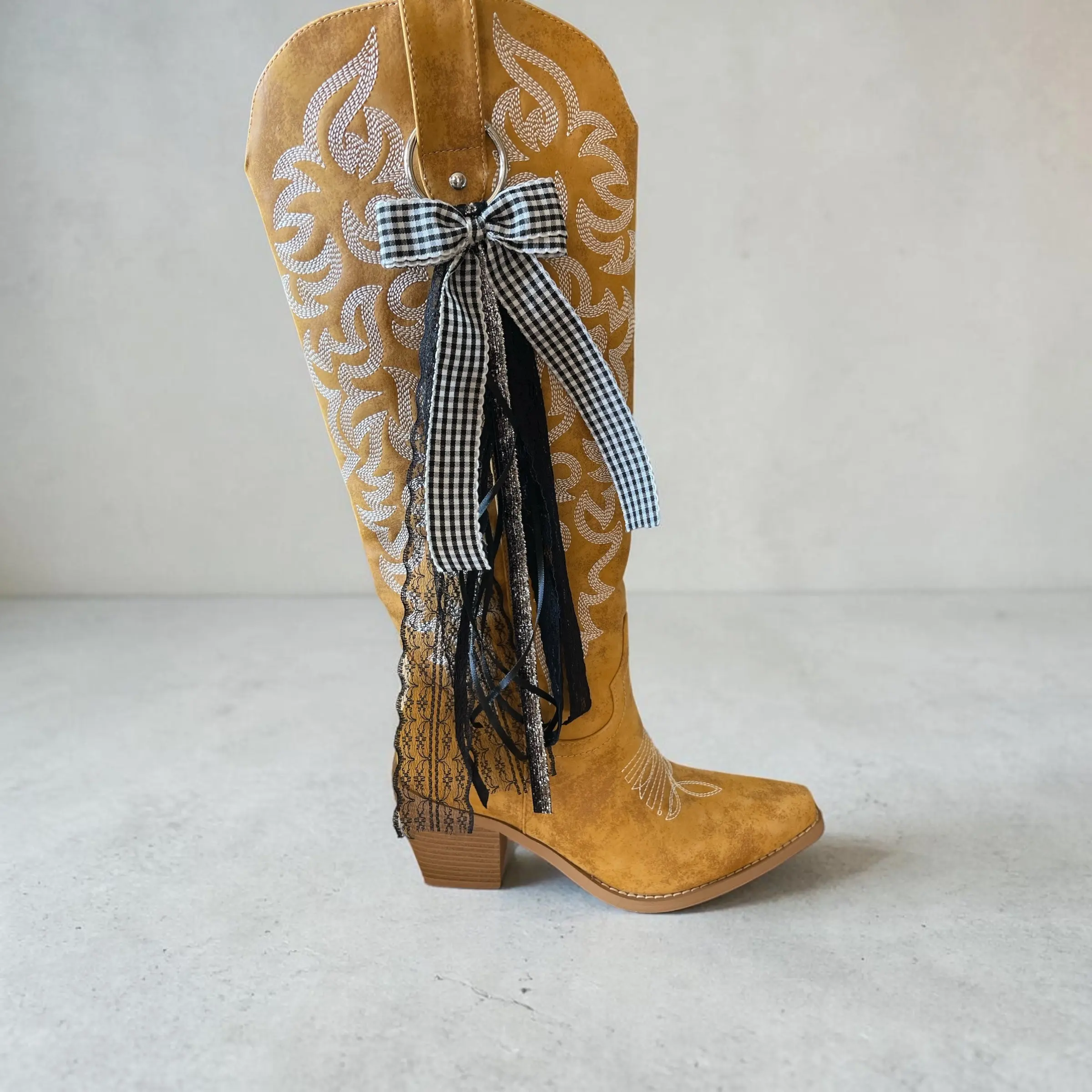 Rodeo After Dark Boot Bow