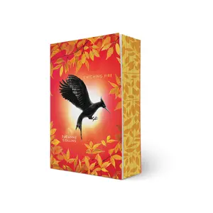 Catching Fire: Deluxe Edition (the Hunger Games, Book Two) -- Suzanne Collins - Paperback