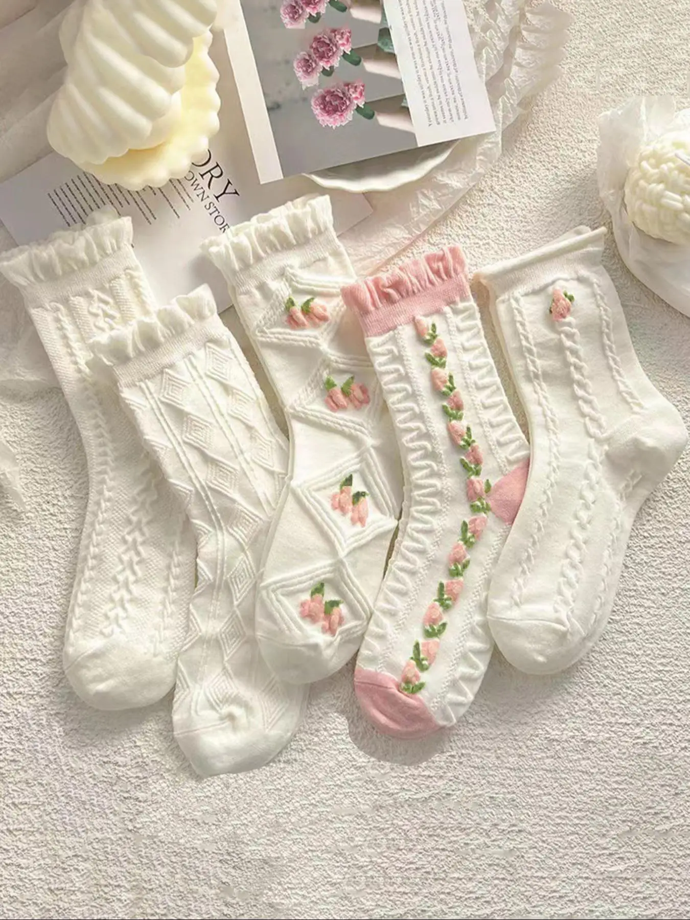 Women's 5 Pairs Elegant Style Floral Detail Frill Trim Crew Socks, Womenswear Fashion Casual Chic Comfort Socks for Daily Outdoor Wear, Lady Socks for