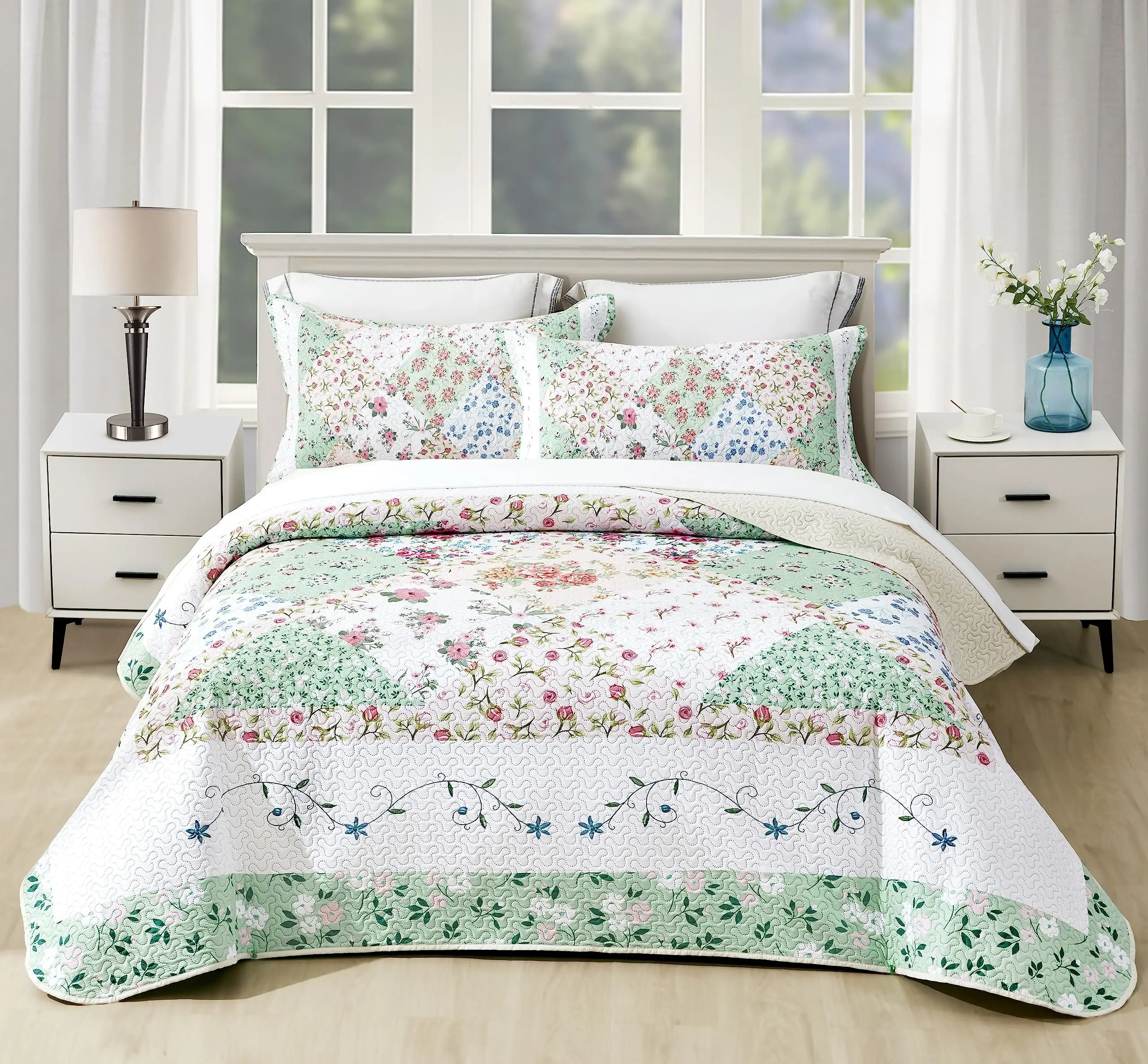 Tritard 3 Piece Patchwork Quilt Sets King Size with Floral Bedding, 2 Shams Lightweight Soft Reversible Microfiber Plaid Bedspread Coverlet Quilts
