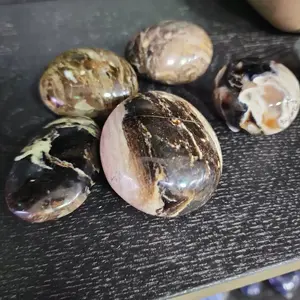 🖤✨ Black Opal Palmstone – Protection, Transformation and Intuition 🌑