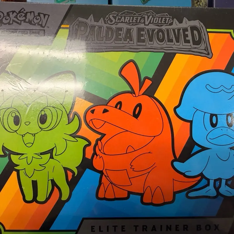 Paldea evolved elite trainer box
