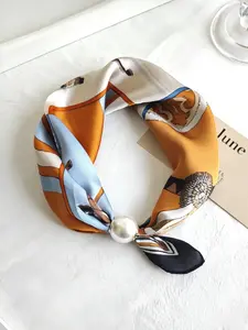 Pearl Magnetic Buckle Necklace Scarf with Horse Pattern Pendant, Stylish Comfortable Scarf for All Seasons, Elegant Fashion Accessory for Casual, Casual Soft Shawl