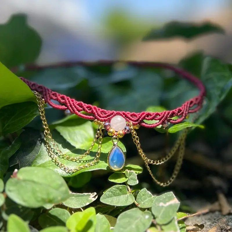 Handmade Red Micro-Macrame Choker for Female, Pendant Chain Jewelry Necklaces, Daily Wear Fashion Accessory