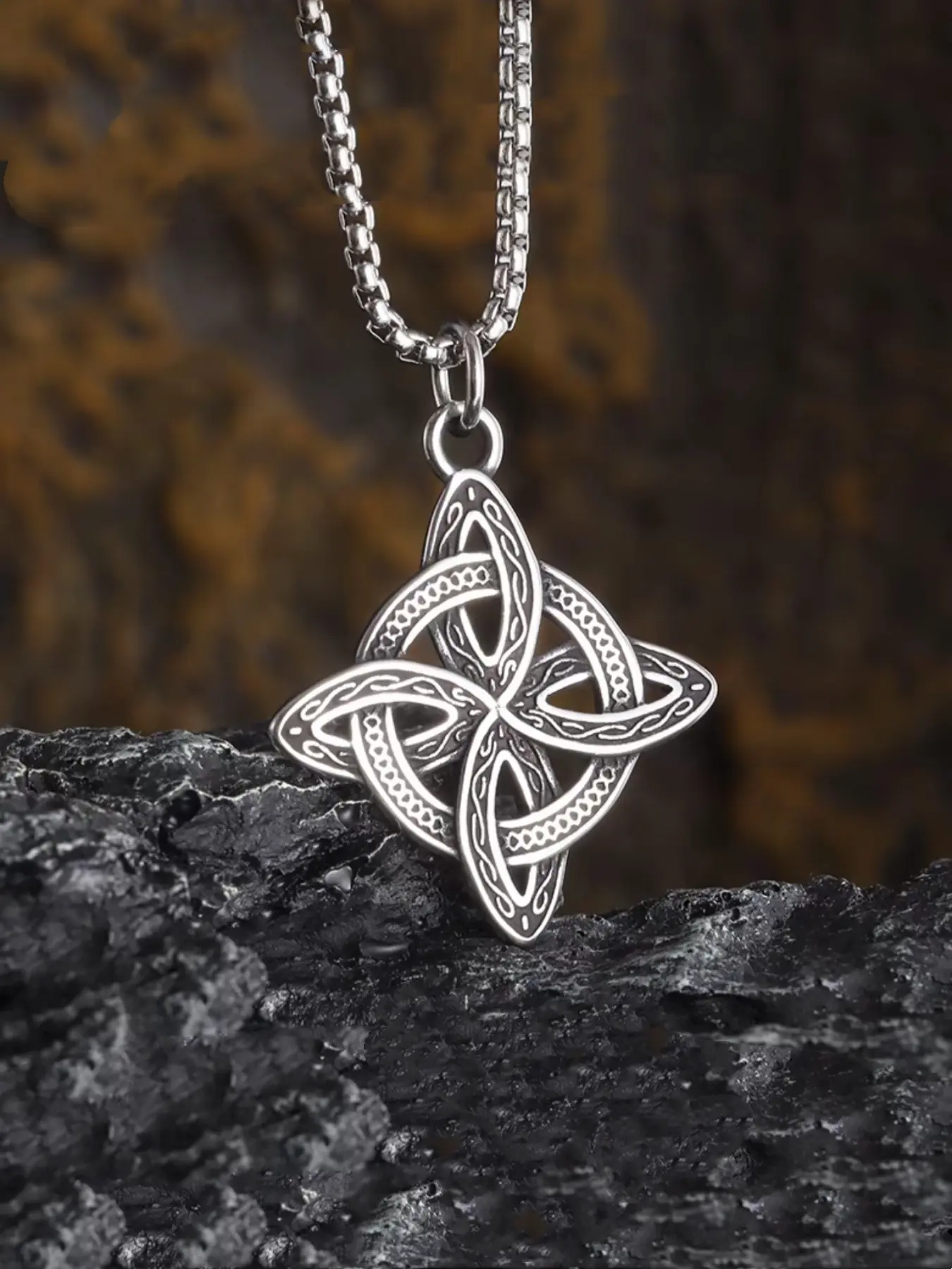 Vintage Stainless Steel Witch Knot Pendant Necklace, Unisex Celtic Design, Punk Style Party Jewelry Gift, Exquisite Jewelry Gift, Fashion Cool Accessories, Chain Necklaces