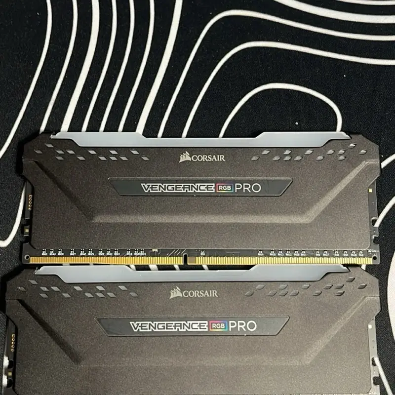 Corsair Vengeance RGB Pro 32GB (2x16GB) 3200MHz