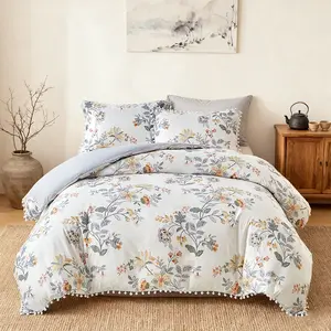 2/3 counts washable printed duvet cover set, featuring floral print and pom-pom tassels, a soft and comfortable romantic bedroom accessory. Made of durable, breathable polyester, it includes a zipper and corner straps. A perfect gift for all seasons.