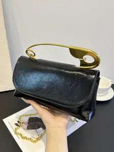 Trendy Women's Crossbody Bag, Stylish Small Square Handbag with Chain Strap, Fashionable Solid Color Shoulder Clutch