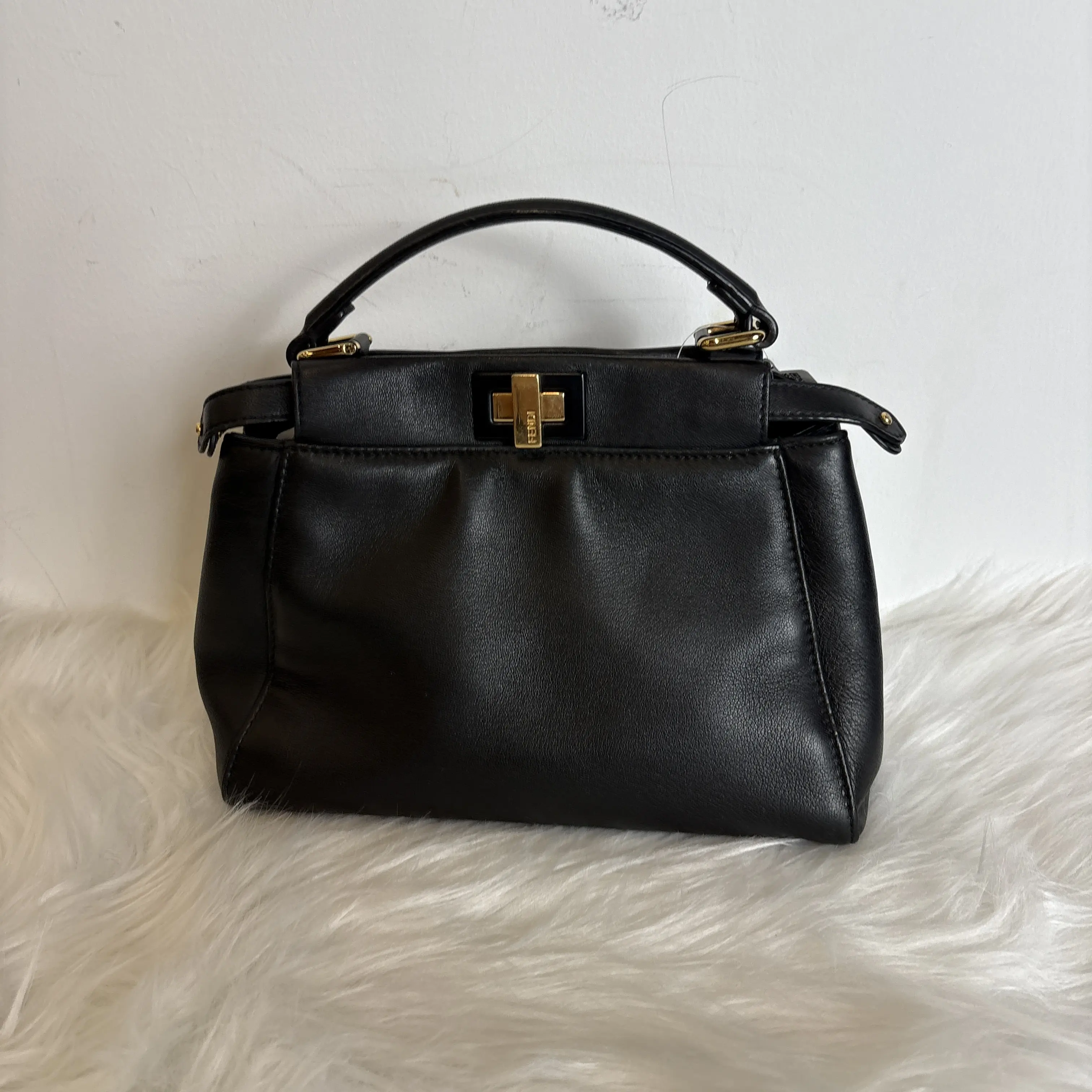 Pre-owned Calfskin Crossbody Bags Fendi Peekaboo Smooth Teen Black Crossbody Small