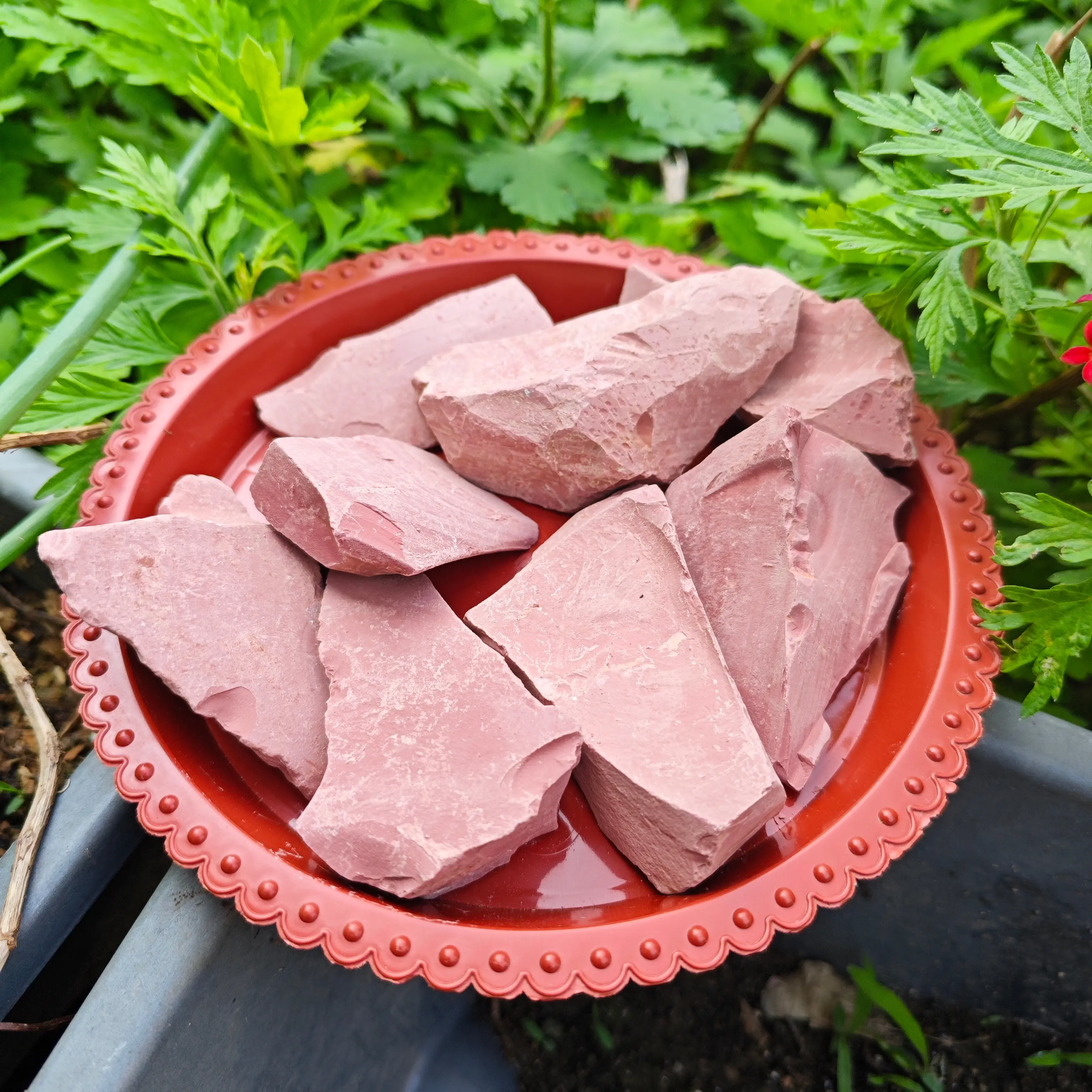 7 oz (200g) Pink Kaolin Clay Chunks - 100% Pure Natural, Edible & Cosmetic Grade DIY Clay, No Additives, Multi-Use Garden Soil Rocks for Face Mask, Hair (Slightly Sticky When Wet)