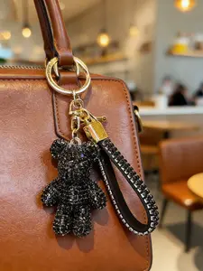 Diamond Bear Keychain Gift Pendant, Luxurious Minimalist Style, Perfect for All Seasons, Ideal for Birthdays and Holidays