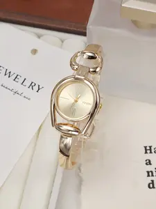 New Creative High-End Vintage Button Ladies Watch, Unique Fashion Style, High Aesthetic Value Wristwatch Bracelet Quartz Table