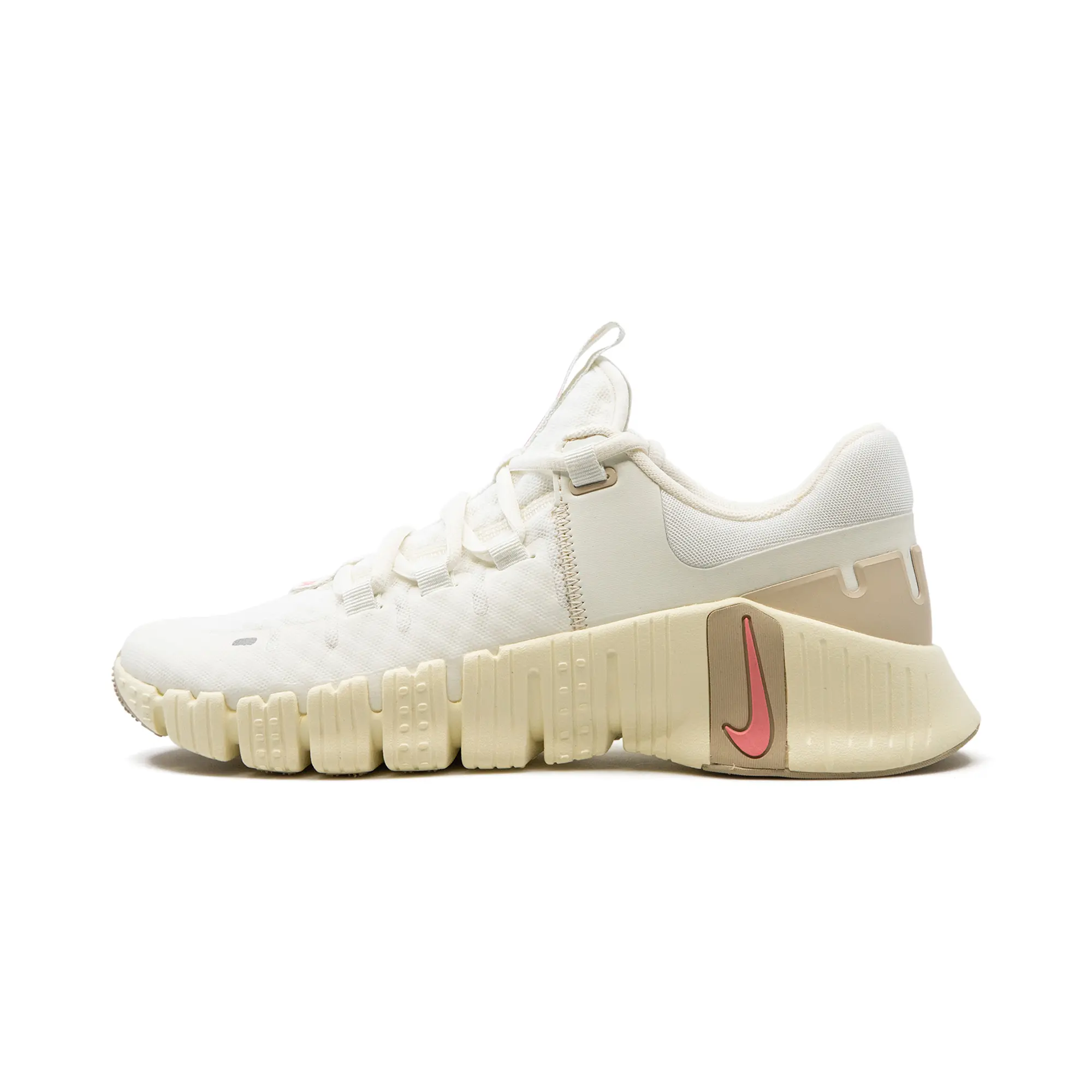 Free Metcon 5 WMNS "Sail Sanddrift" DV3950 100