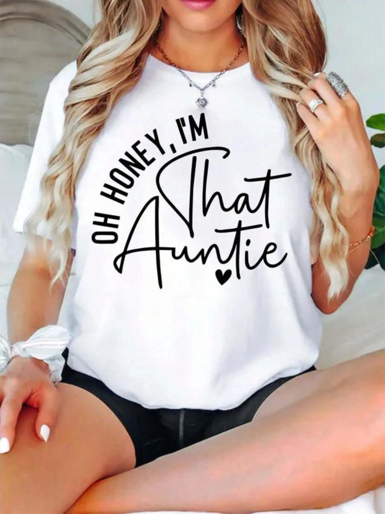 Women's "I'M THAT AUNTIE" Letter Print Round Neck Tee, Vintage Fashion Casual Crew Neck T-Shirt for Daily Holiday Vacation Outdoor Wear, Ladies Clothes for All Seasons, Top