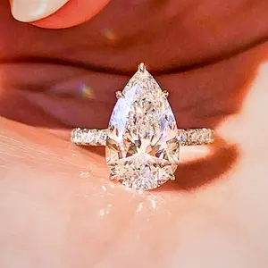 Elegant Crystal Teardrop Ring – Women’s Wedding & Engagement Fashion Jewelry