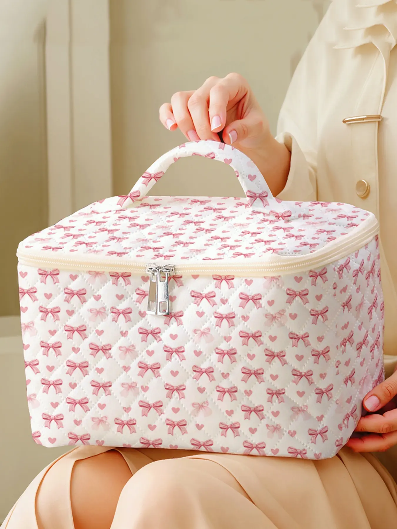 1 piece of pink bow and heart pattern 2D printed portable travel makeup, brush, and accessory organizer bag, storage box toolbox, large capacity travel wash and rinse supplies organizer bag, cute and fashionable makeup bag, Cosmetics Organizer