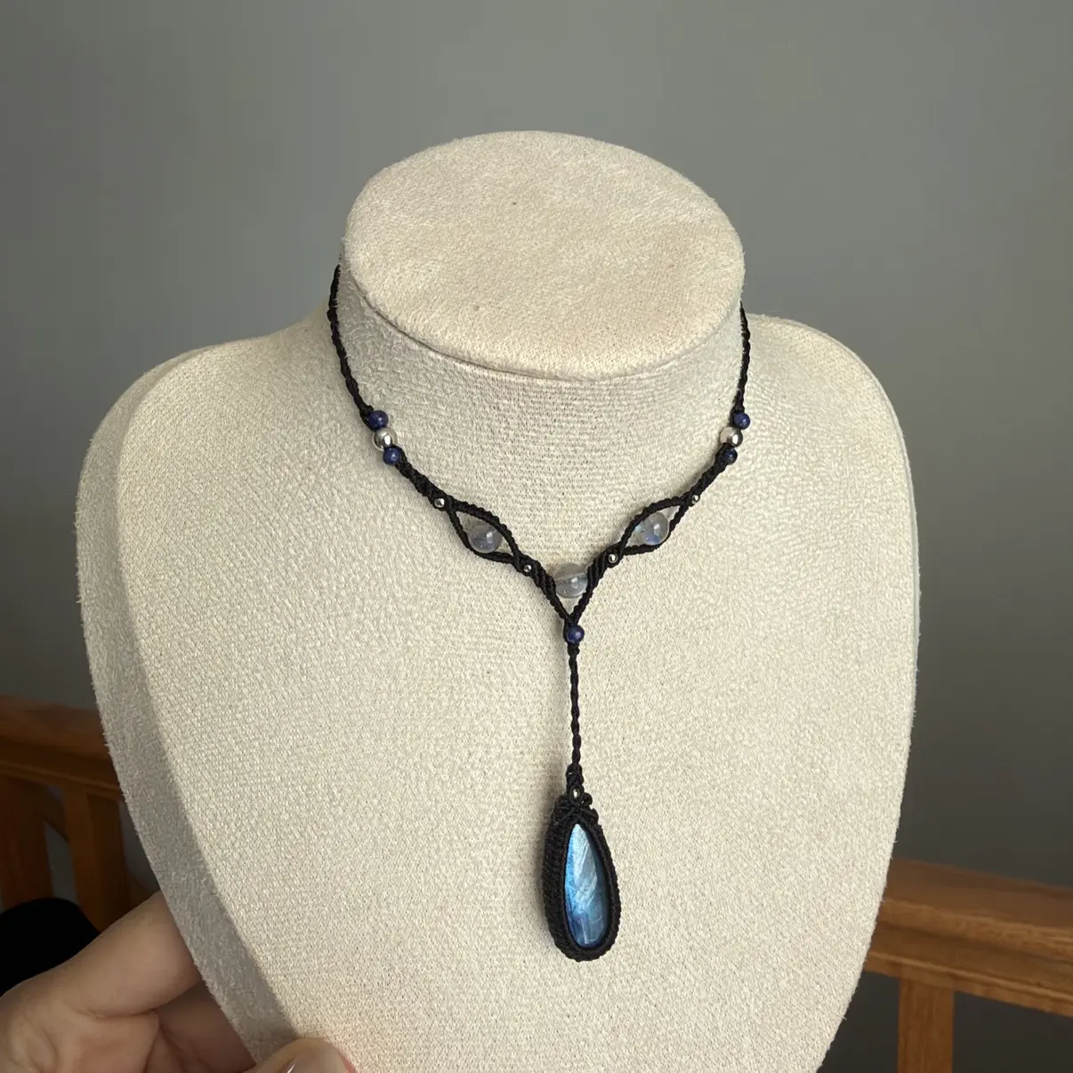 Handmade Labradorite Teardrop Macrame Necklace with 3 Moonstone Beads, Black Cord Y Necklace, Blue Flash Pendant Boho Jewelry Gift for Her
