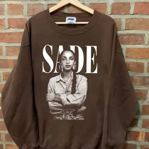 Vintage Sade 90s Concert T-Shirt, Hot Pop Music Tee, Retro 90s Band Graphic Sweatshirt, Unisex Nostalgia Outfit, Trendy Music Fan Gift