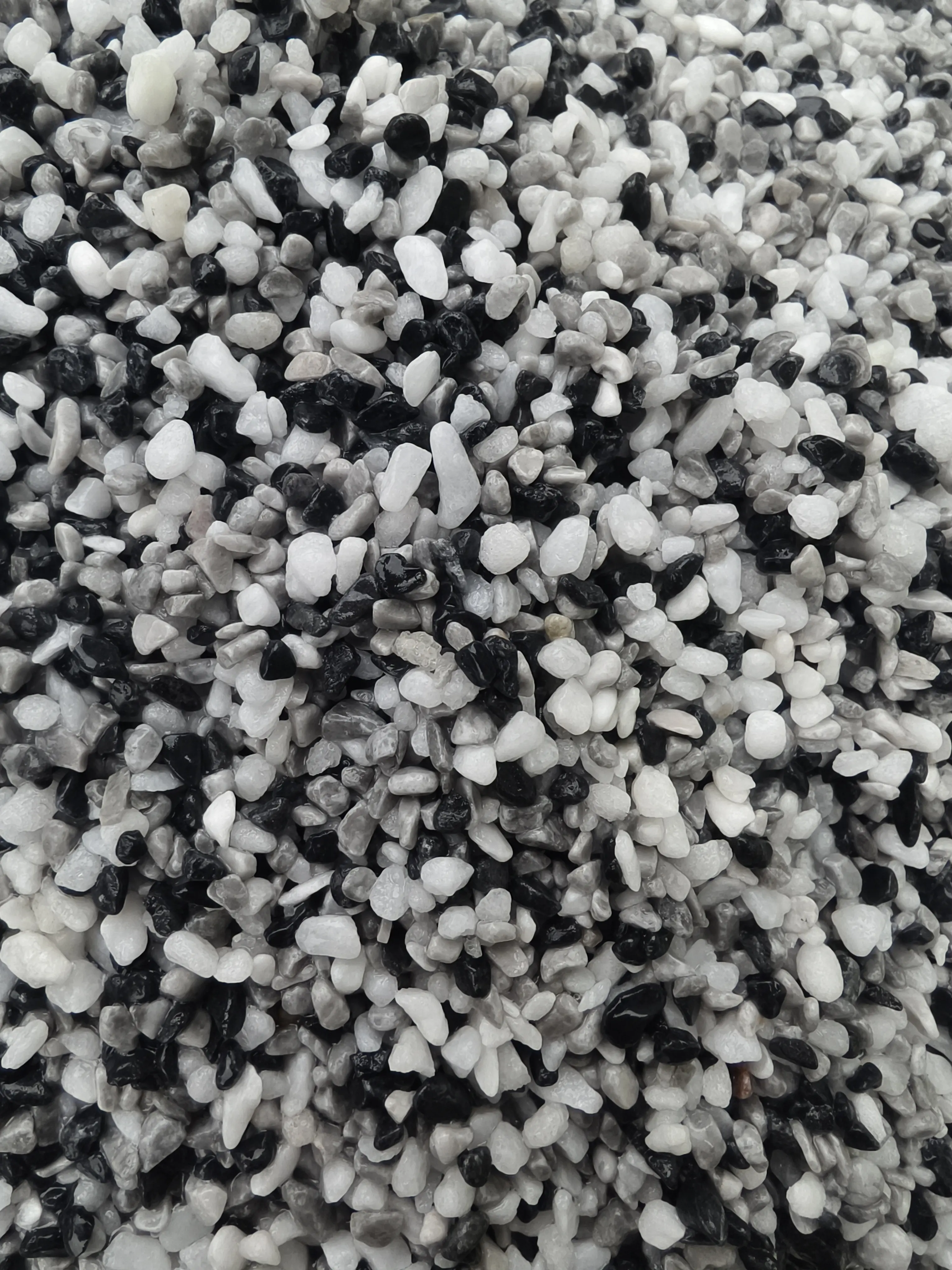 Resin-Washed Natural Black Decorative Pebbles - Natural Look, Versatility for Garden Landscaping & Outdoor Space Enhancement