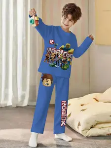 2-piece Boys' Building Block Style Character Printed Pajama Set, digital printed long-sleeve top plus long pajama pants made of flame-retardant fabric. Stylish, trendy, casual, comfortable and soft loungewear set, perfect for sleeping and home leisure. Ma