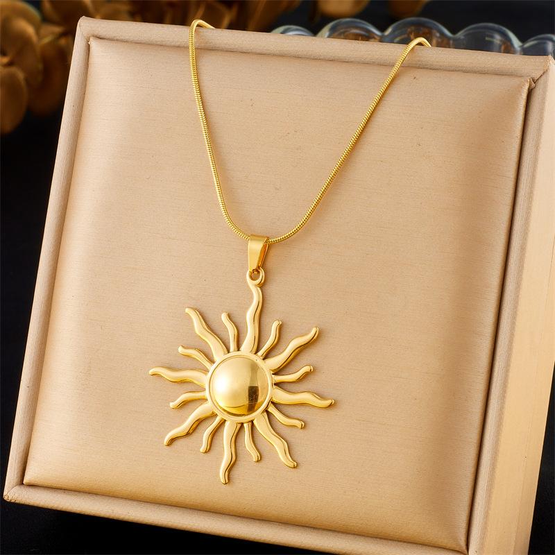 316L Stainless Steel Golden Fashion Sun Pendant Necklace For Women Girl 2025Concise Solar Neck Chain Jewelry Gift