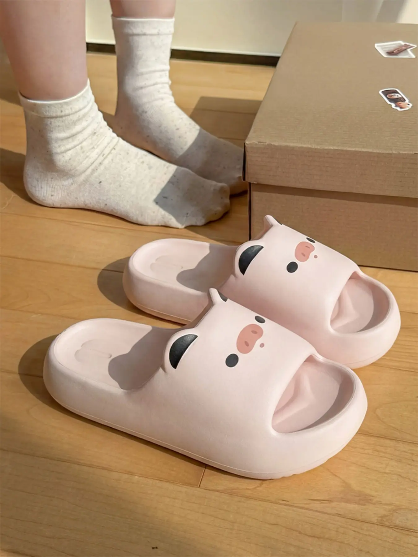 Women's Cartoon Pig Slippers Summer Beach Sandals Comfortable Durable Thick Sole Home Shoes, Cute Eva Material, Medium Width, All Seasons