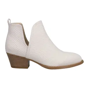 CL by Laundry Womens Cherish Pointed Toe Pull On Casual Boots Ankle Low Heel 1-2" - White