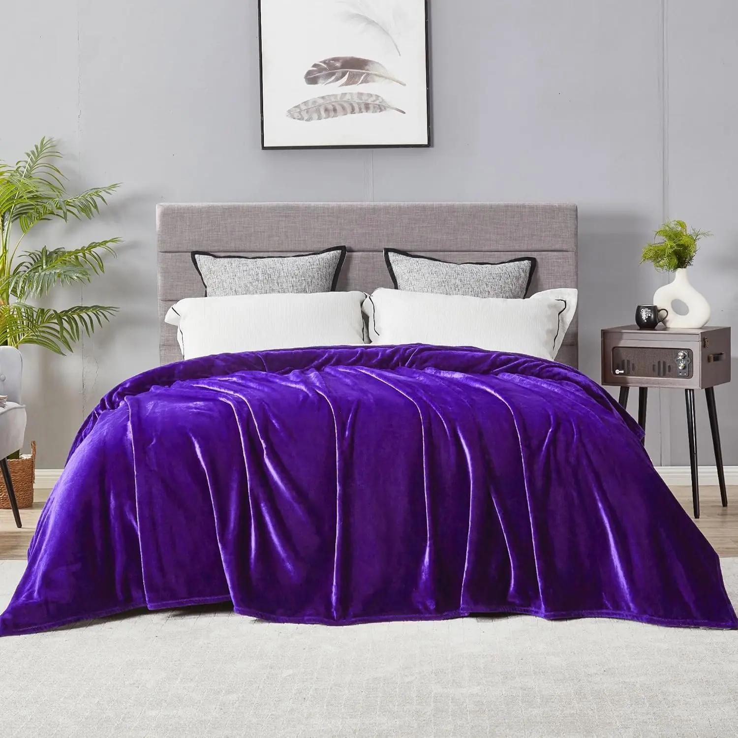 Large Soft Comfy Fleece Bed Blanket King Size 90" x 108", Luxury Huge Decorative Fuzzy Blanket for Bedroom, Big Cozy Shaggy Warm Flannel for Winter Autumn Pet, Purple