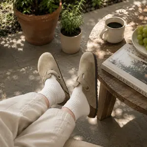 Cozy Autumn Suede Clogs Lightweight Slip-On Walking Shoes