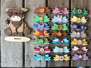 Highland Cow with Interchangeable bows // Highland Cow Decoration //Highland Cow Shelf Sitter// Viral Shelf Sitter with bow