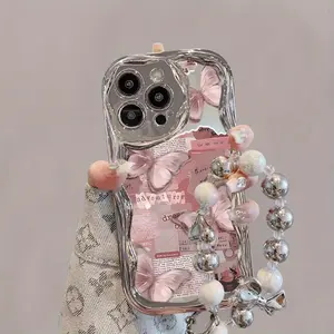 Pink butterfly newspaper pattern equipped with pearl bracelet lanyard fashionable design unisex protective hard phone case suitable for iPhone 16 Pro Max 15 14 13 12 11