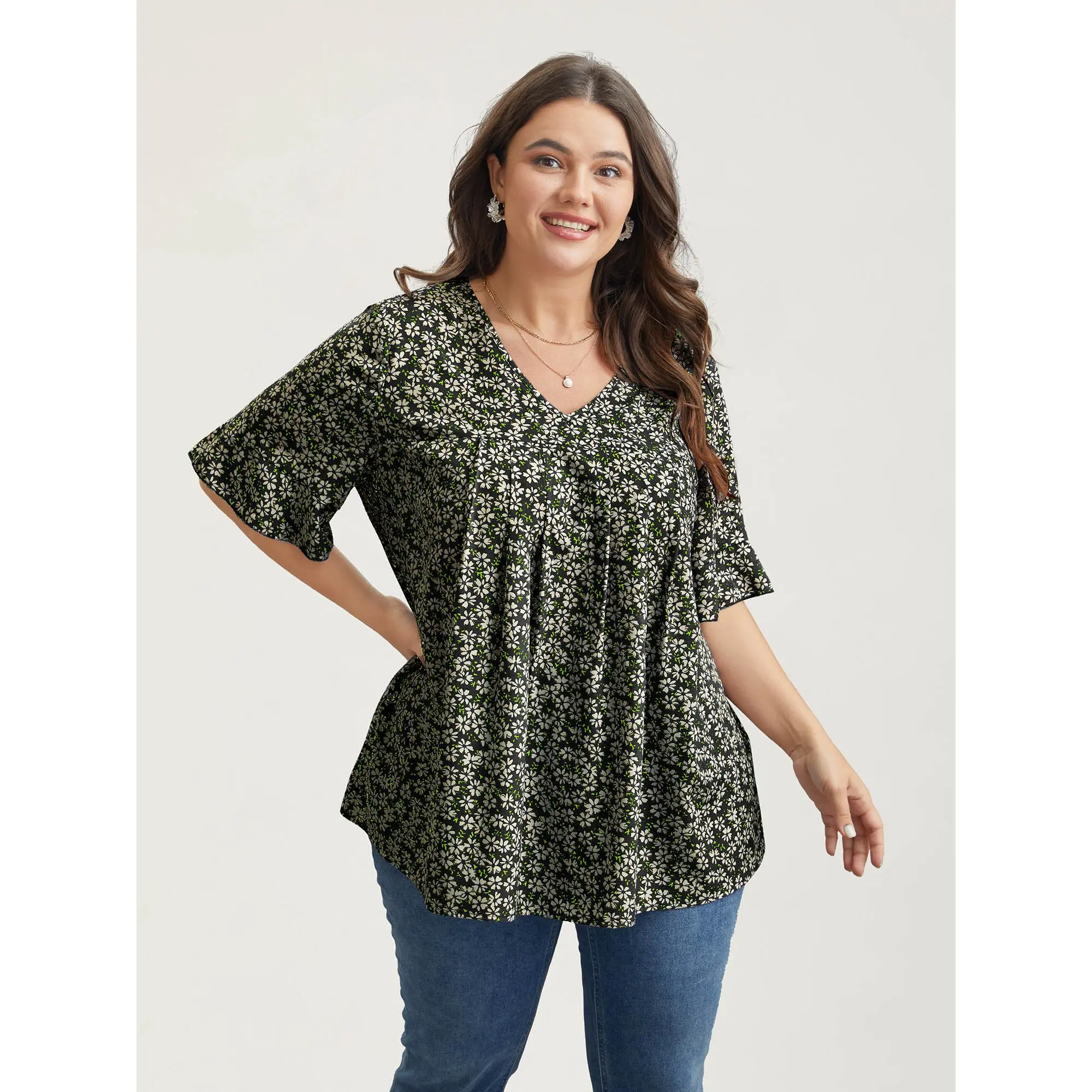 BloomChic Women's Plus Size Ditsy Floral Ruffled Half-Sleeve V-Neck Tunic Blouse, Comfy Breathable Polyester Blend, Machine Washable, Classic, for Everyday Wear, Sizes 14-16/1X