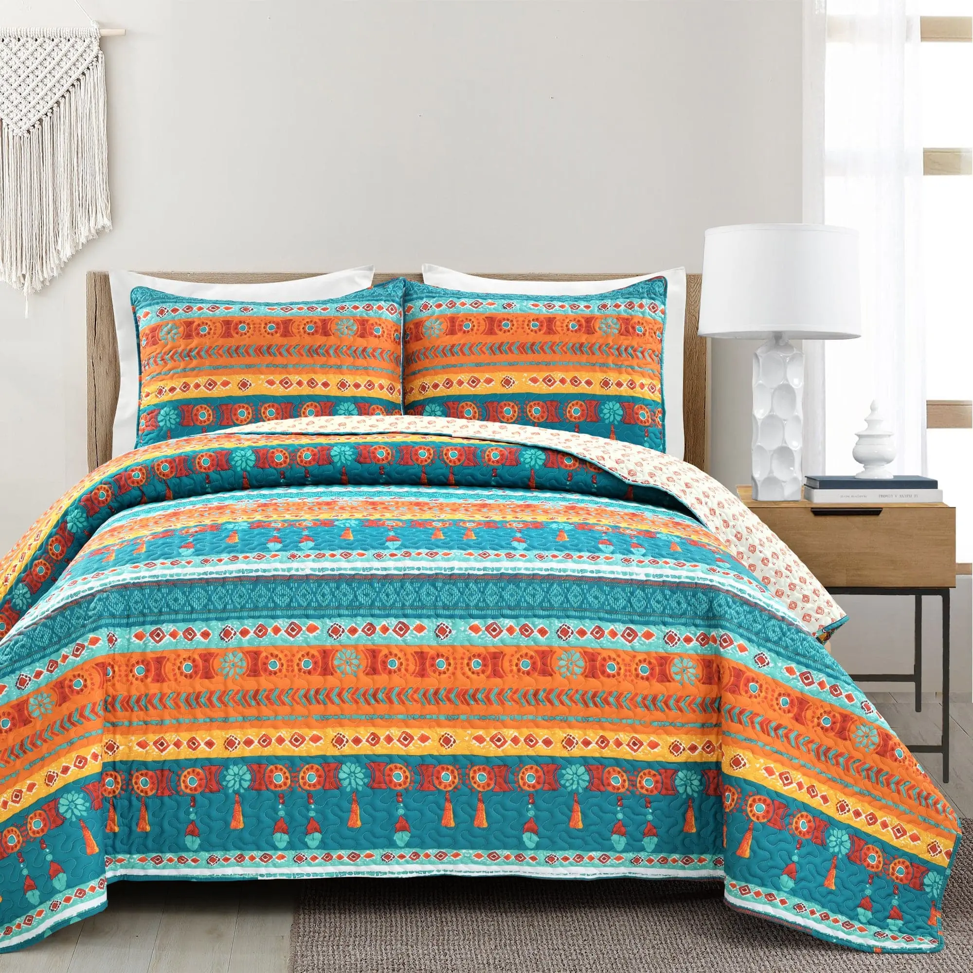 Lush Decor Boho Watercolor Border 3-Piece Quilt Bed Cover Set, Reversible Colorful Stripes, 100% Polyester, Machine Washable, Queen/King Size Quilt Bedspread Set