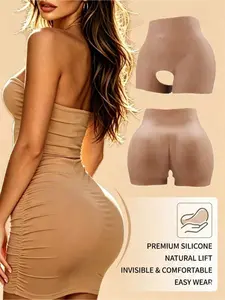 A short high-heeled pants with ample hips and bones, with a thickness of 1.6 centimeters and a weight of 2.5kg, shaping an S-shaped body curve and creating a confident figure