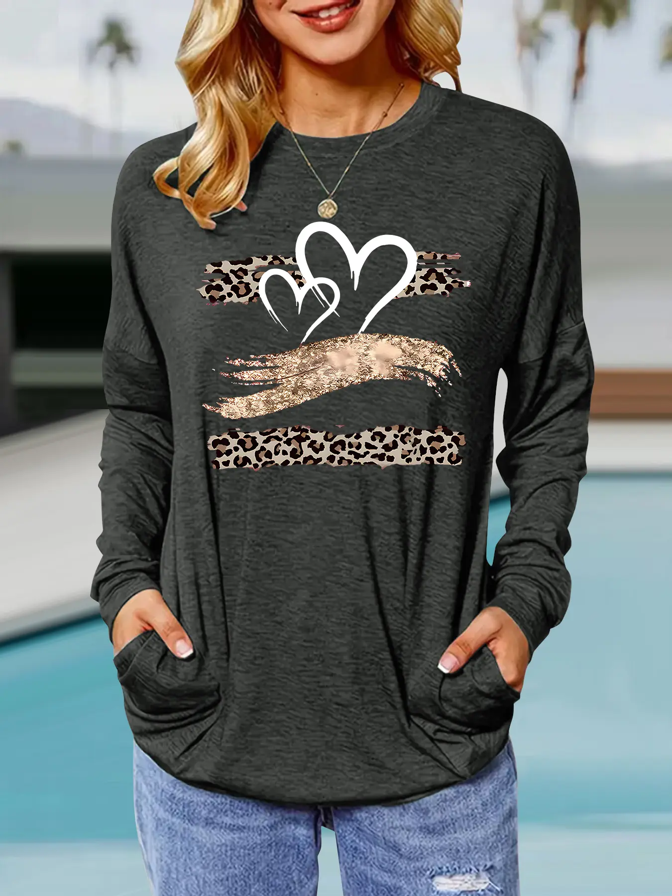 Women's Casual Loose-Fit Long Sleeve Pullover Sweater, Heart Print Round Neck Two Pockets, Comfortable Breathable Spring & Fall Fashion Womenswear Lady